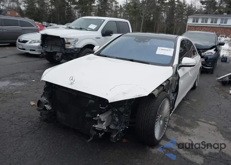 2015 Mercedes-Benz S 550 4Matic z USA, uszkodzony, nr VIN WDDUG8FB4FA168771